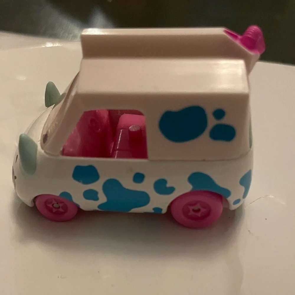 Shopkins milk truck Cute White and Blue Toy Van